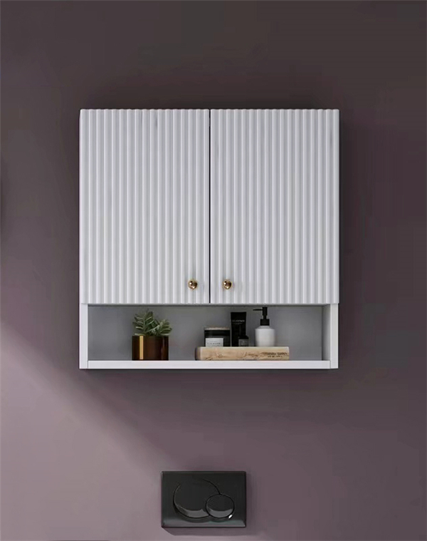 drevená zrkadlová skrinka GGMC28