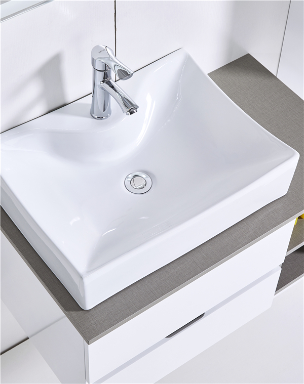 skrinka na toaletné súpravy GGP49