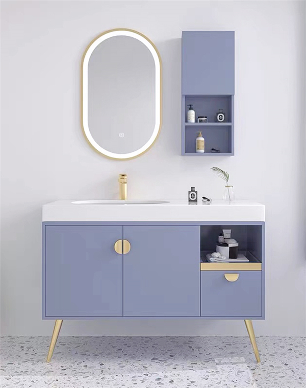 toaletné police GGP66