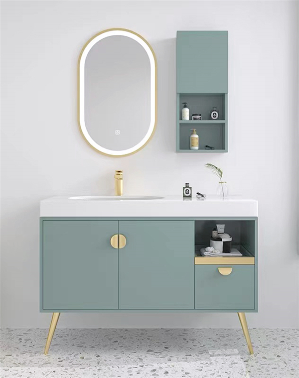 toaletné police GGP66