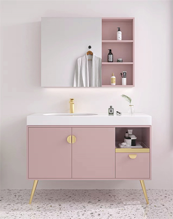 toaletné police GGP66